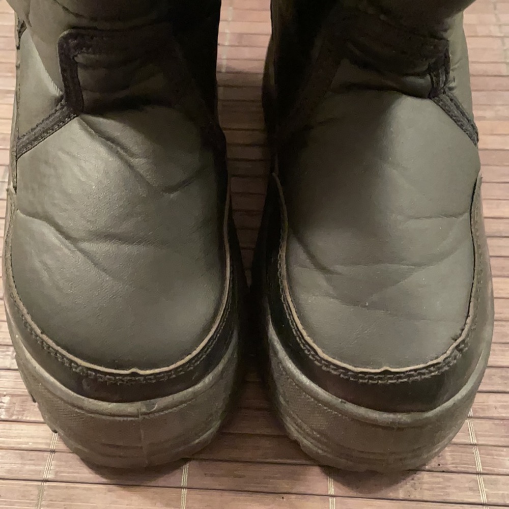 Boys Snow Boots- Minimal Wear⛄️❄️ - Picture 2 of 7